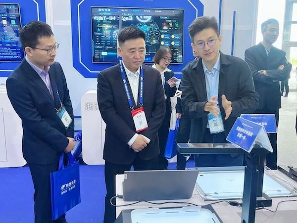 伊人下载视频亮相第二十一屆中國國際農產品交易會：為智慧農業發展注入創新活力