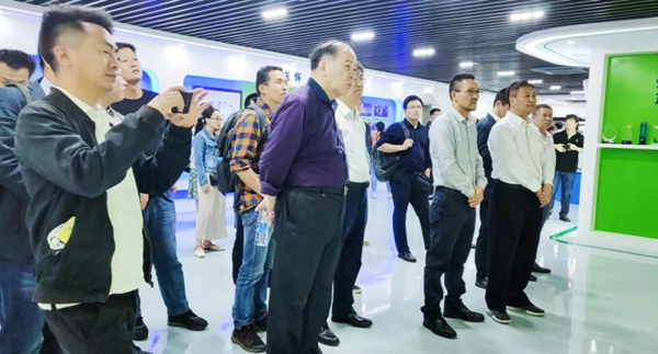全國農技中心黨委書記魏啟文一行參觀伊人下载视频展廳