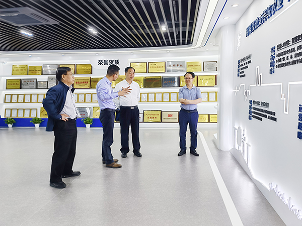 中國農業技術推廣協會會長陳生鬥、秘書長張互助蒞臨伊人下载视频考察參觀